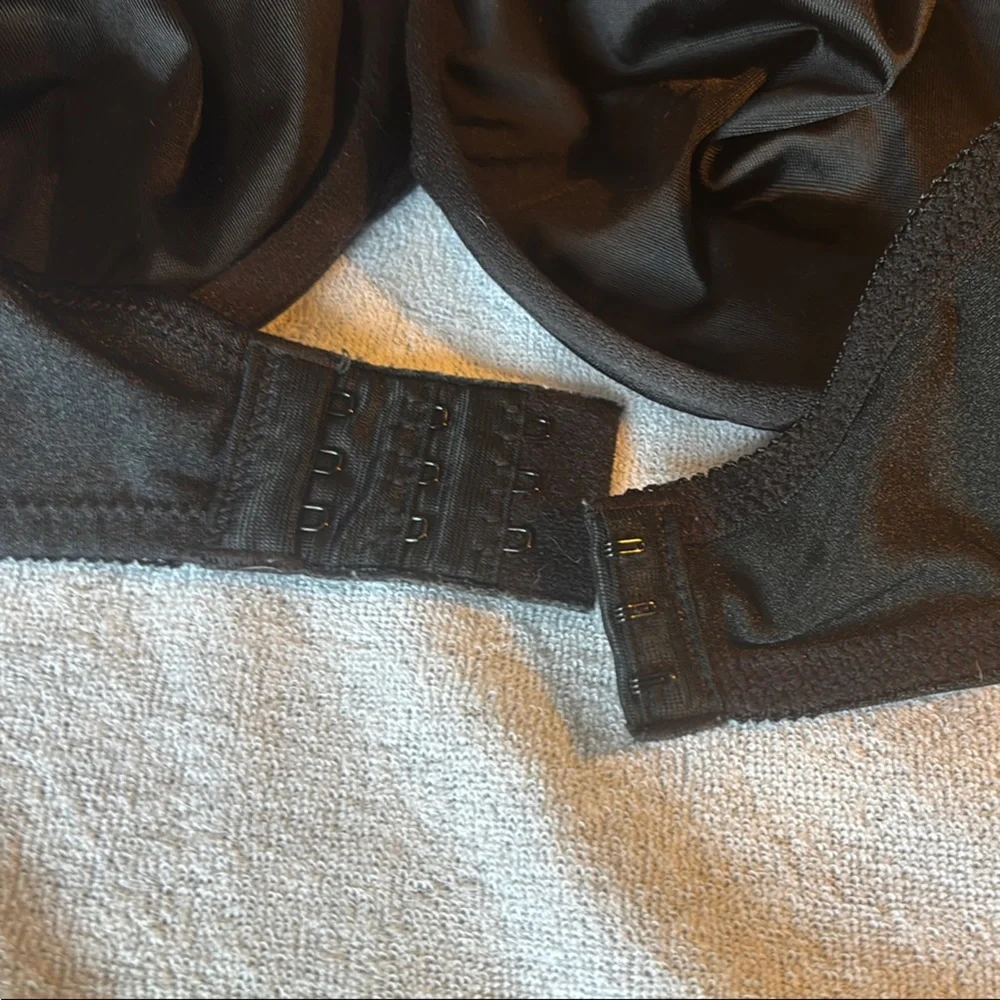 Black Olga? 38c Underwire Bra - Picture 3 of 5